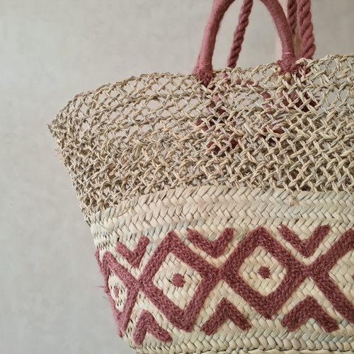 PANIER BRODÉ VIEUX ROSE - Ma déco d'ailleurs