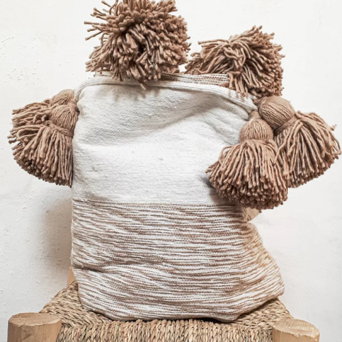 PLAID POMPONS BLANC ET ZÉBRURES CAMEL - Ma déco d'ailleurs